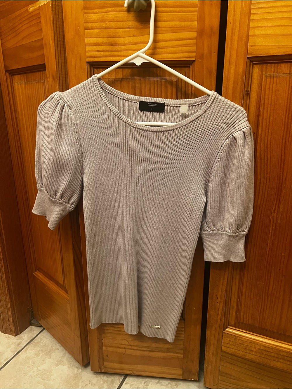 Tahari ribbed short sleeve sweater